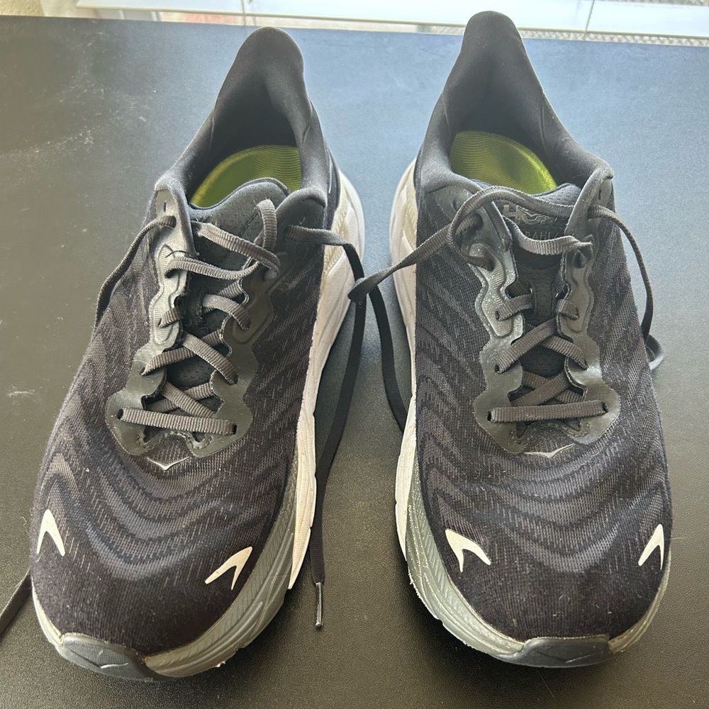 Hoka Arahi 6